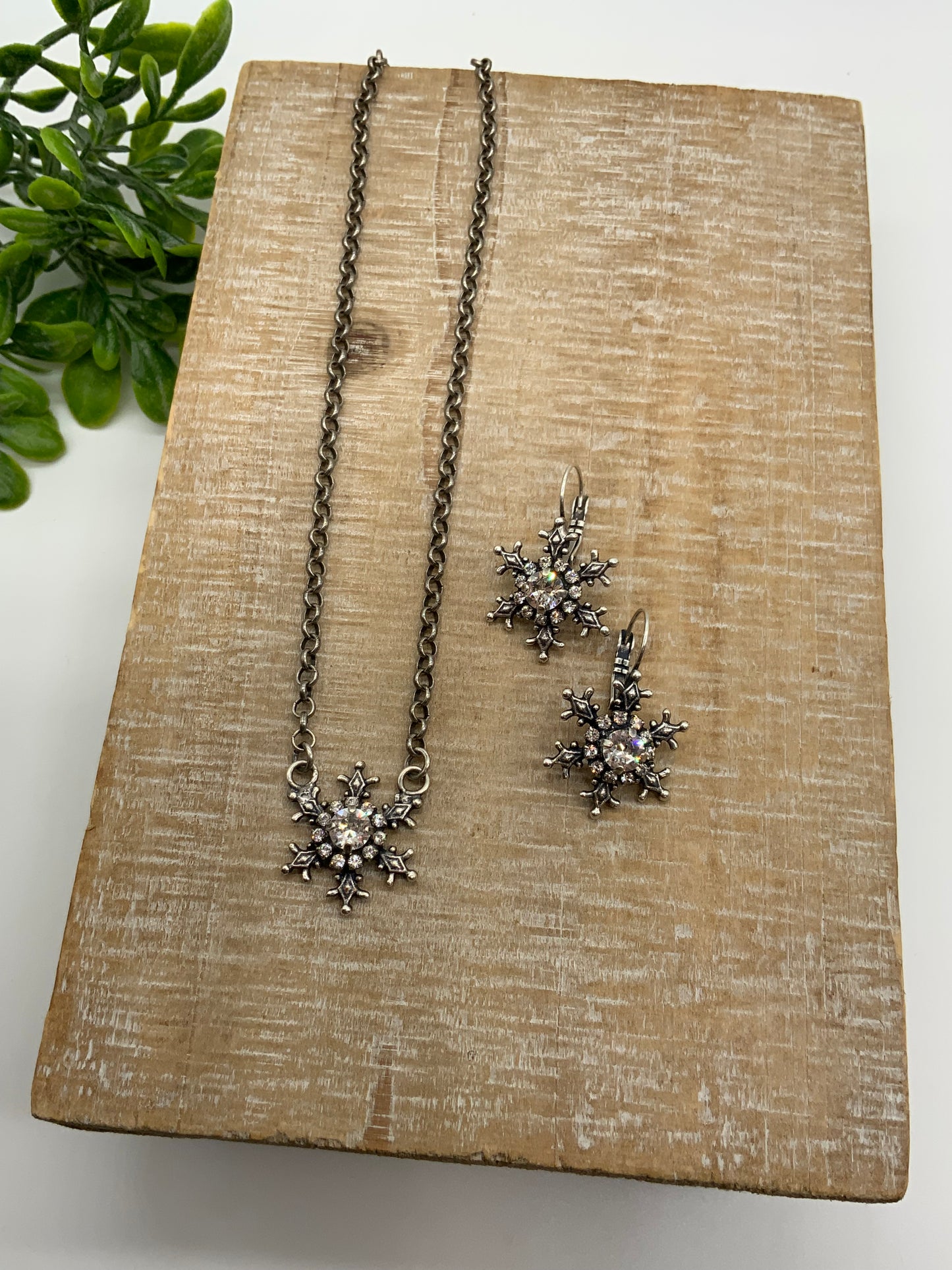 MRS CLAUS FUNDRAISER - Crystal Snowflake Set