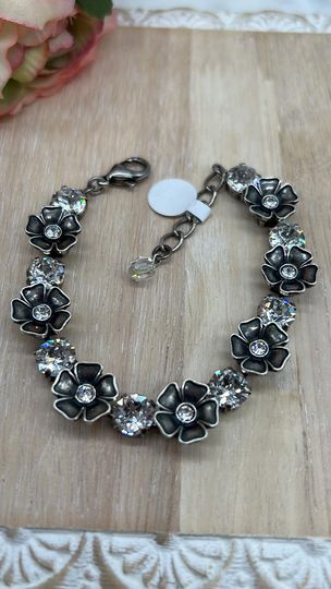 Flower Bracelet - Crystal
