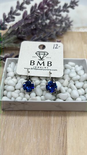 8mm dangle earrings - Sapphire Blue