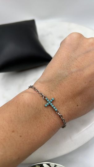 Dainty cross bracelet. Turquoise